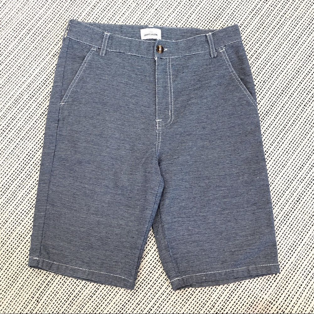 Craft + Flow boys size 14 navy shorts